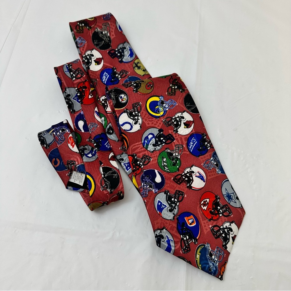 NFL Football Team Helmets Necktie Burgundy‎ Red Novelty Sports Fan Gift
